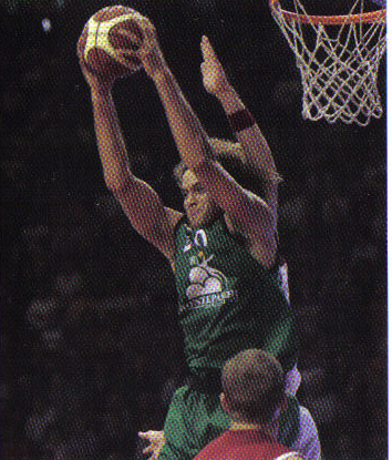  Shaun Stonerook a rimbalzo