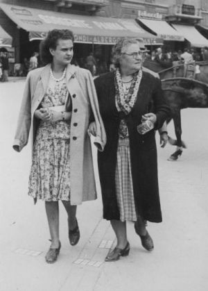 La signora Teresa nenci con la figlia Edelweiss (Bibi)