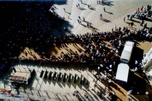 La tratta in Piazza del Campo a Siena in occasione del Palio di Siena