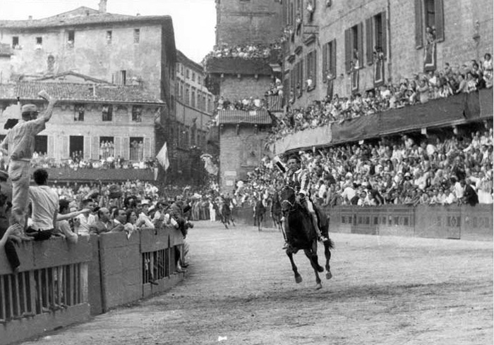 Il video del Palio del 2 luglio 1961