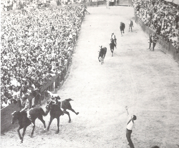 Il video del Palio del 2 luglio 1972