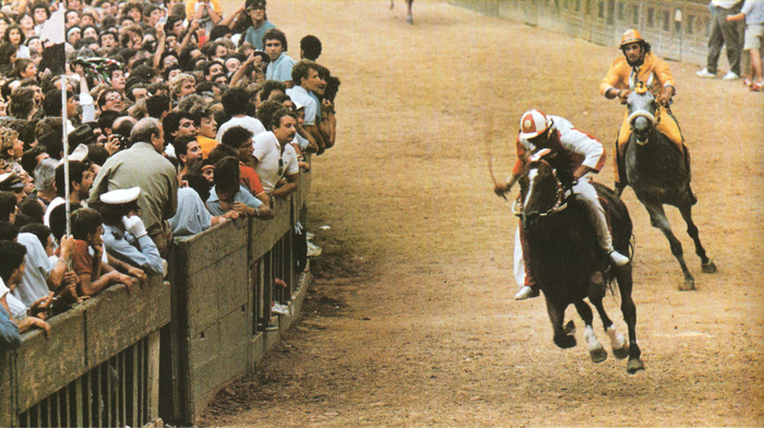 Il video del Palio del 16 agosto 1983