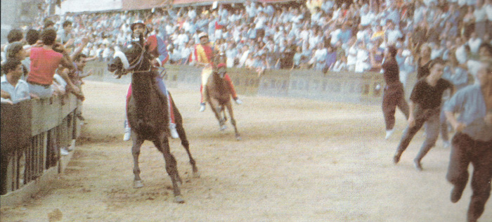 Il video del Palio del 16 agosto 1987