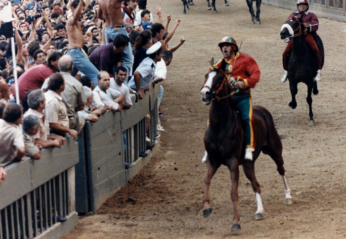 Il video del Palio del 16 agosto 1992