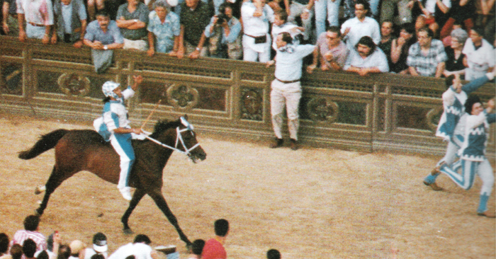Il video del Palio del 2 luglio 1995
