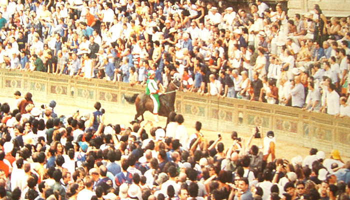 Il video del Palio del 2 luglio 1999