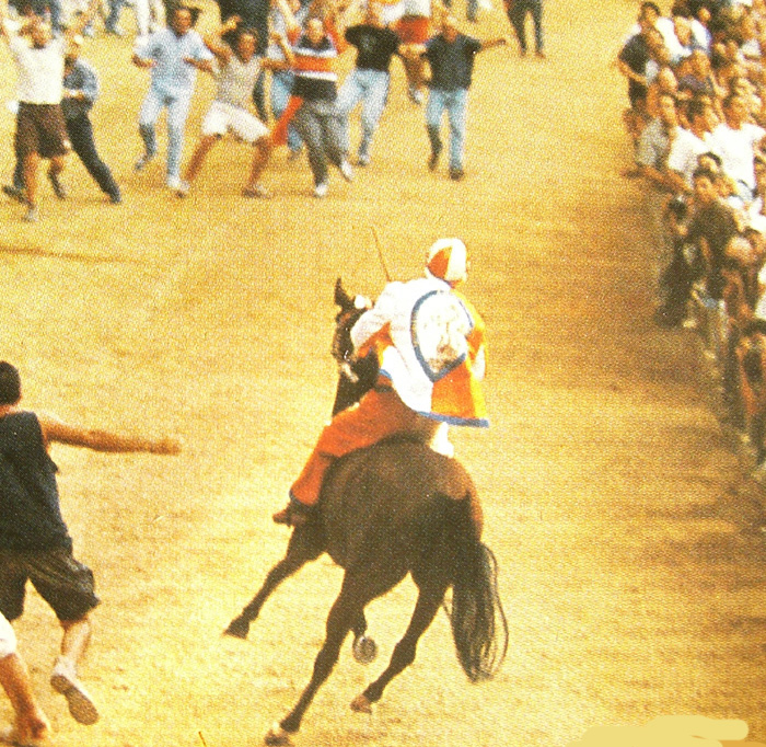 Il video del Palio del 16 agosto 2000