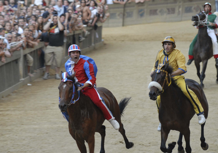 Il video del Palio del 2 luglio 2006