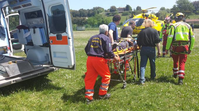 Incidente a Federico Arri alle prove di addestramento del Palio di Siena a Monticiano, 9 maggio 2015