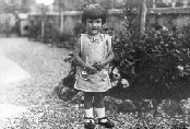 nonna Elsa in giardino 1928