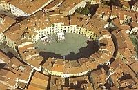 Piazza dell'Anfiteatro di Lucca