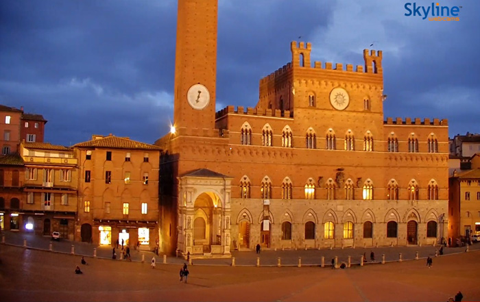 La webcam online in diretta con le immagini di Piazza del Campo
